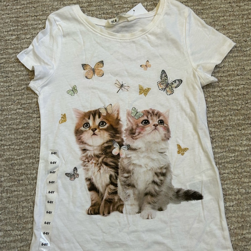 NWT Girl’s Cat and Butterfly Print T-Shirt size S 6-8yr old
